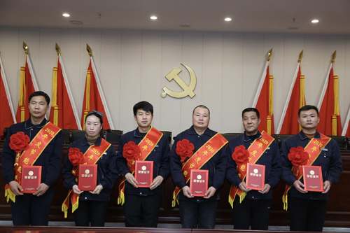 0204 節能能手從左至右依次為 石亞杰、沈小慶、楊興忠、于俊國、權振利、吳偉偉.jpg